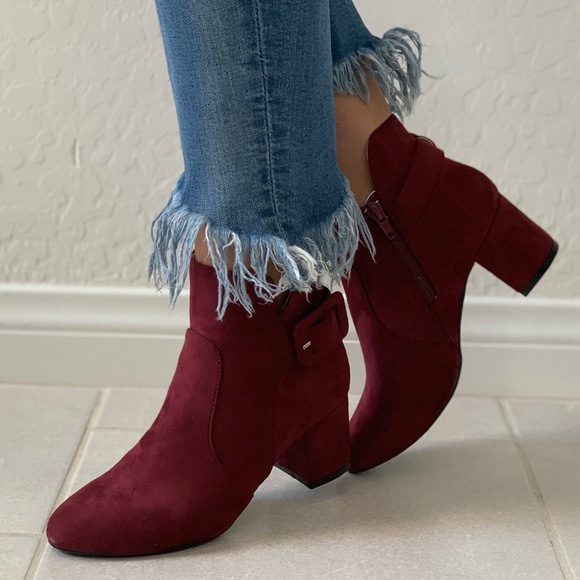 NIB Red Wine Buckle Detail Chic Ankle Booties - Picture 3 of 8